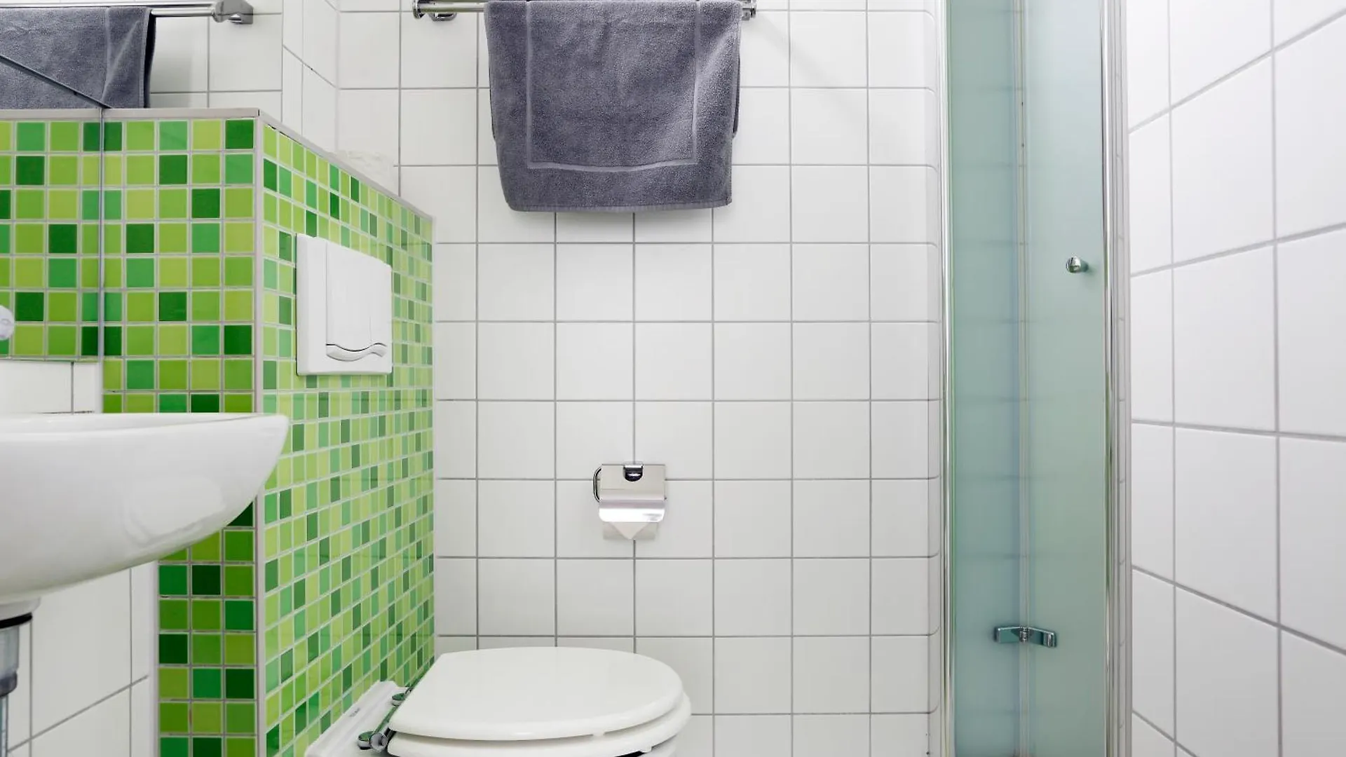 Nieb By Rockchair Apartments L Superhost Status L 3 Bedrooms Boxspringbeds 3 Bathrooms In Center 
